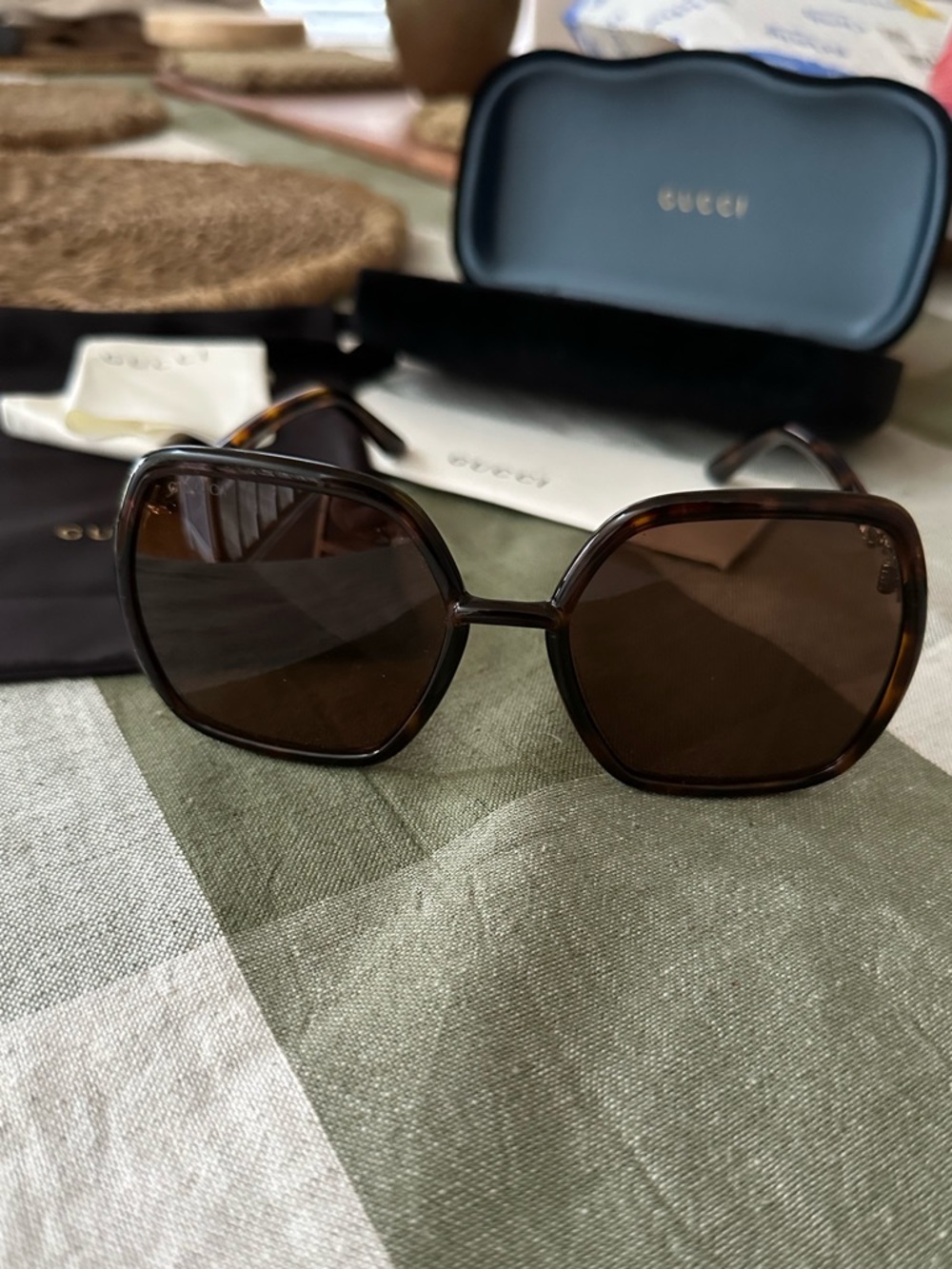 Gucci Sunglasses - Picture 7 of 17